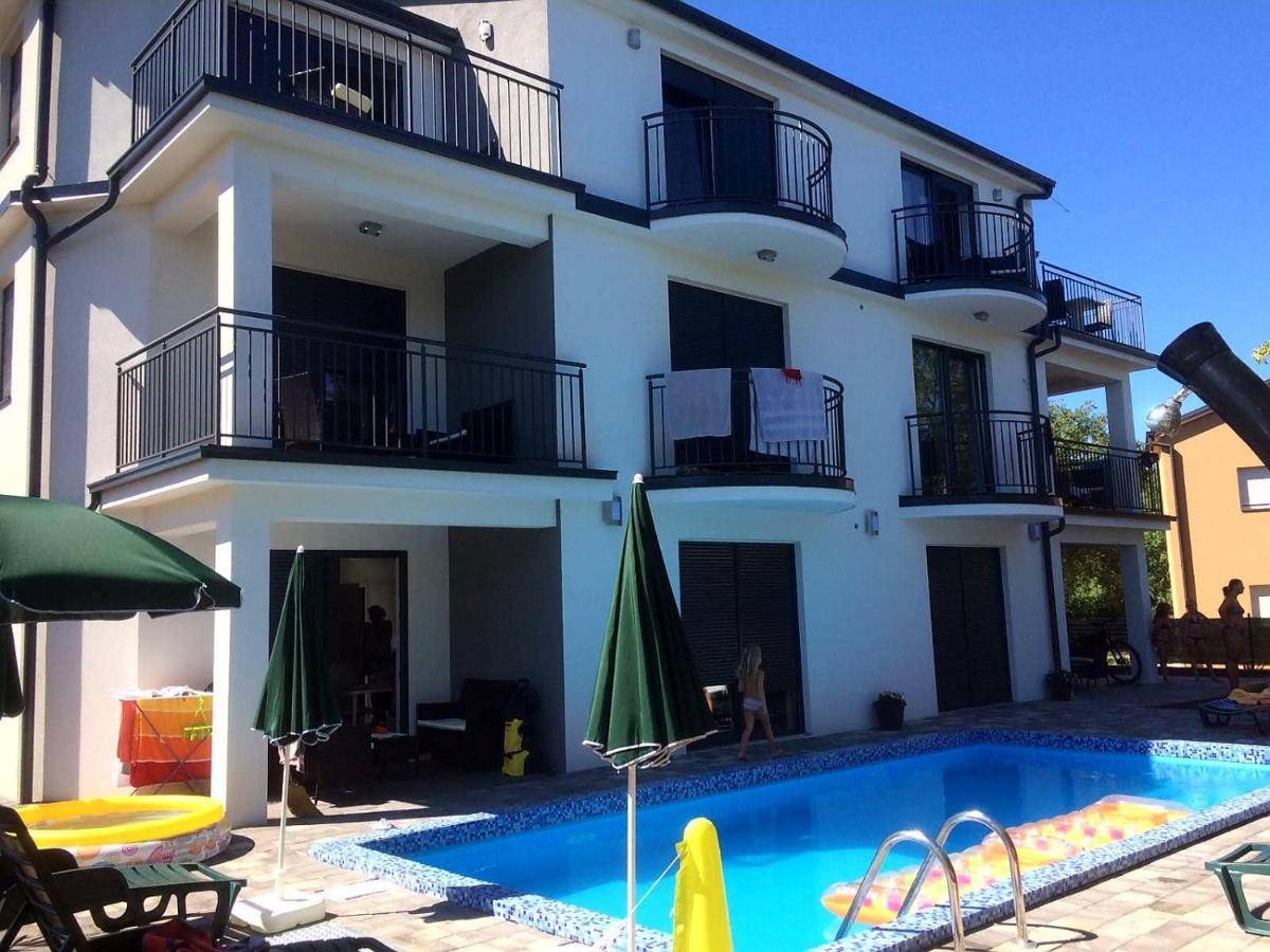 Apartmani Zaric Malinska Ngoại thất bức ảnh