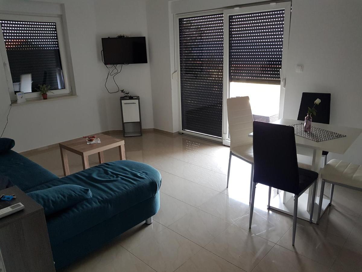 Apartmani Zaric Malinska Ngoại thất bức ảnh