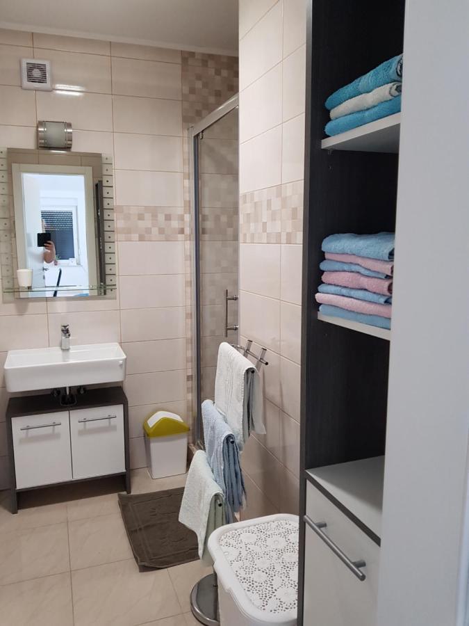 Apartmani Zaric Malinska Ngoại thất bức ảnh