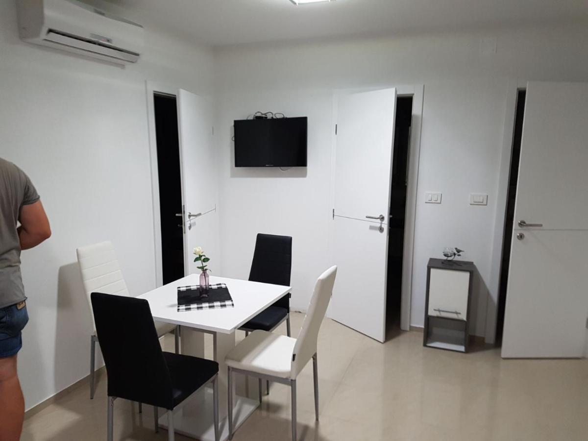Apartmani Zaric Malinska Ngoại thất bức ảnh