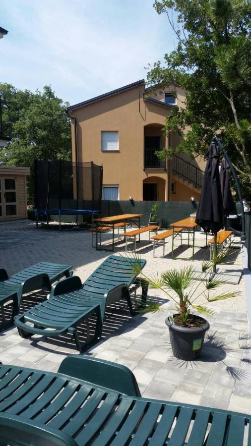 Apartmani Zaric Malinska Ngoại thất bức ảnh