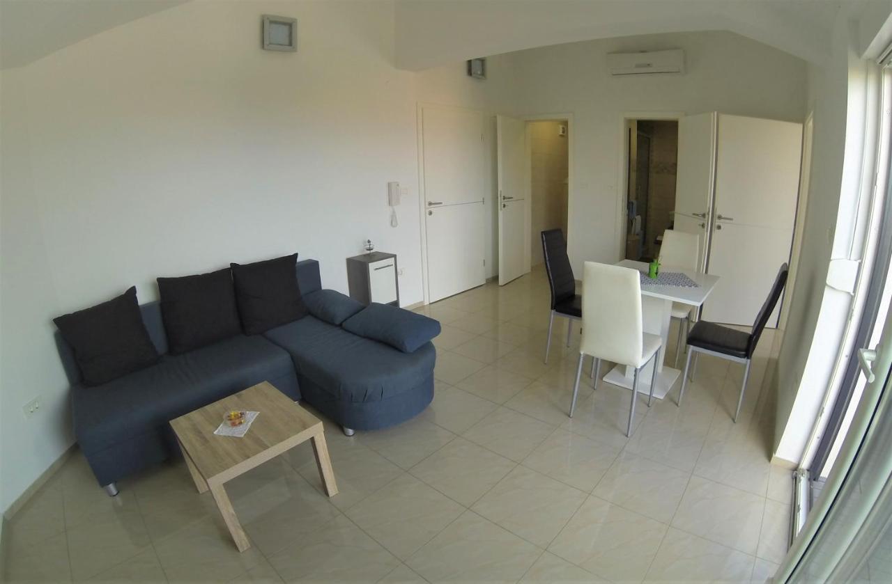 Apartmani Zaric Malinska Ngoại thất bức ảnh