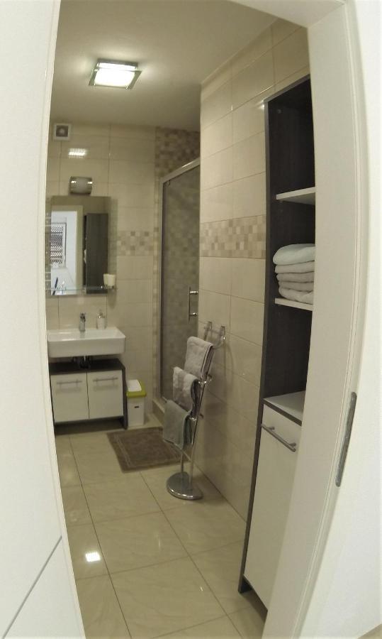 Apartmani Zaric Malinska Ngoại thất bức ảnh