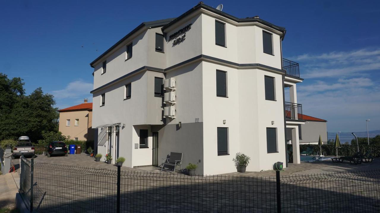 Apartmani Zaric Malinska Ngoại thất bức ảnh