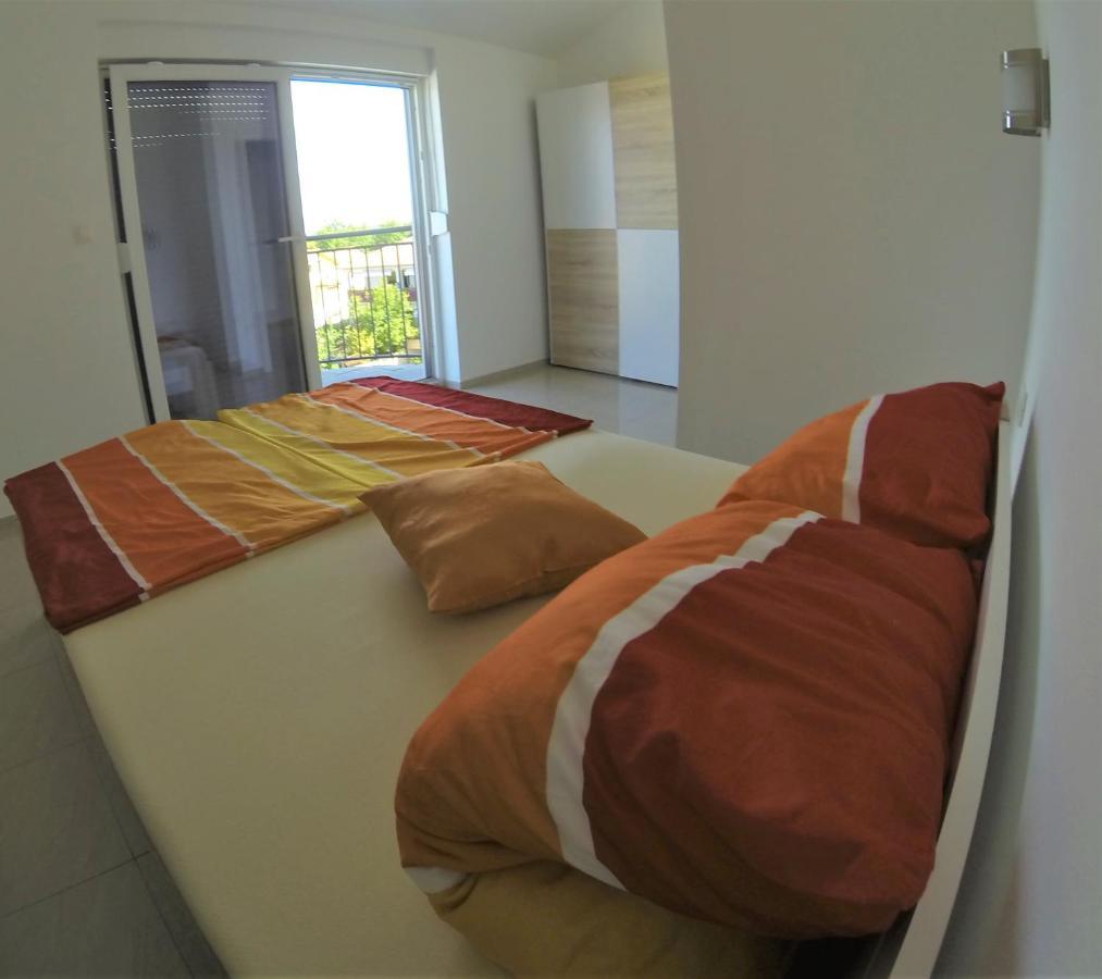 Apartmani Zaric Malinska Ngoại thất bức ảnh